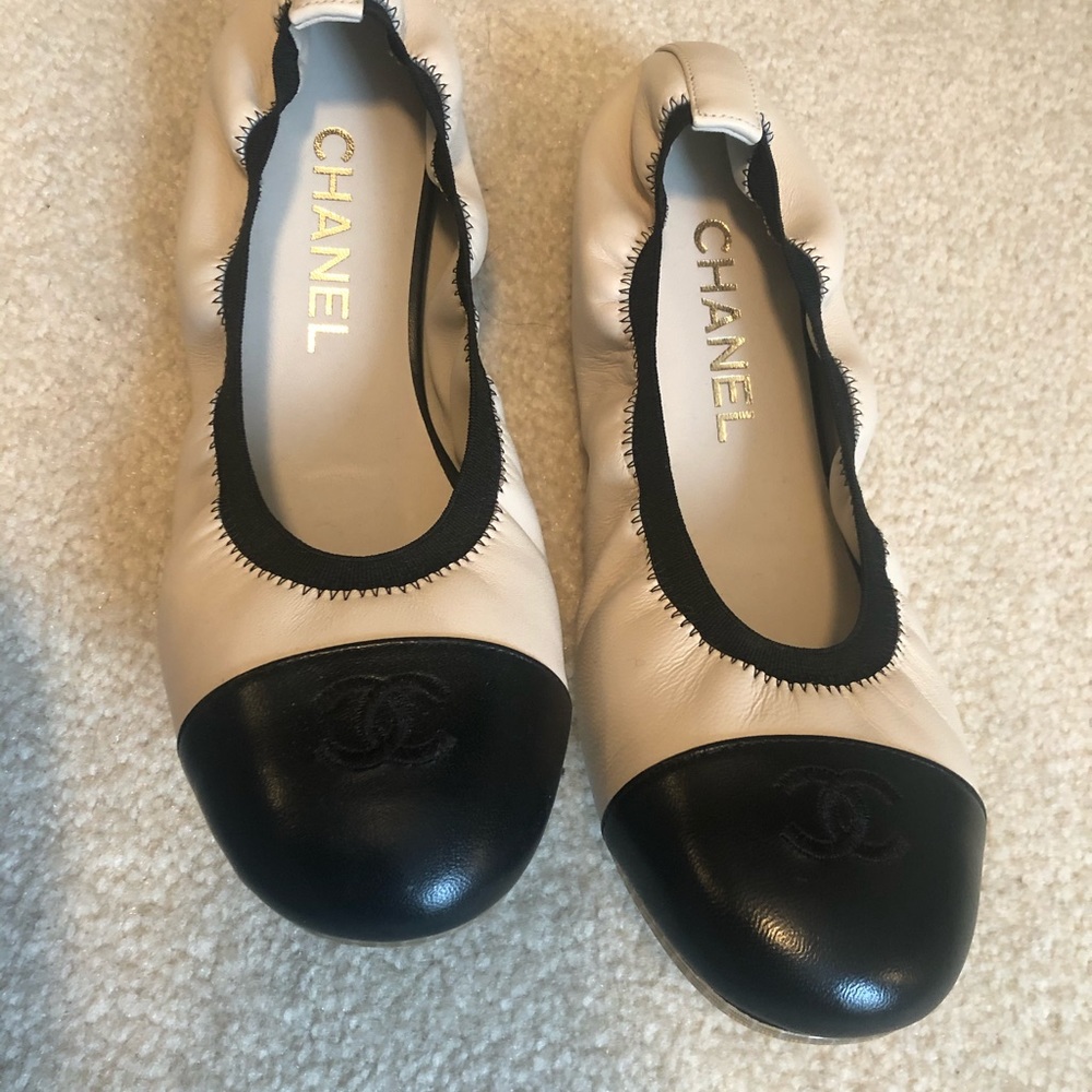 Authentic Chanel flats!
